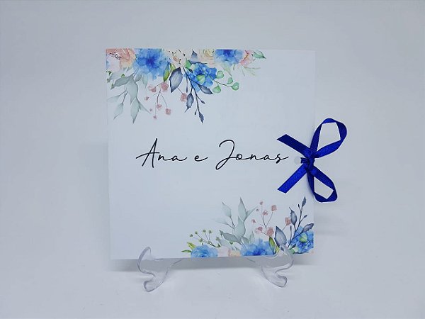 Convite de casamento floral azul aquarela
