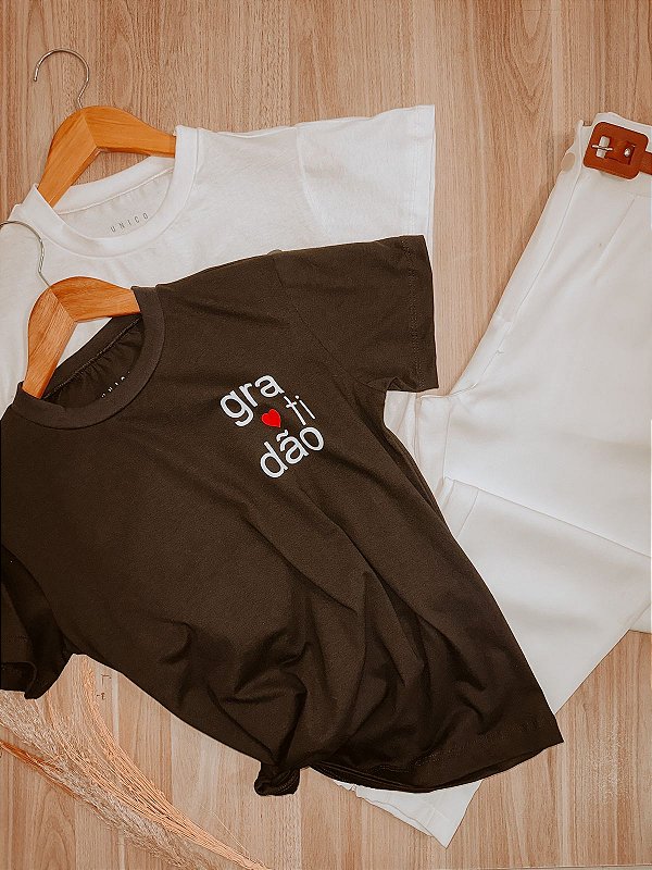 T-shirt Emblema Gratidão