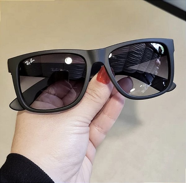 Óculos de Sol Ray-Ban Justin Preto Degrade Armação Fosco Emborrachado Masculino