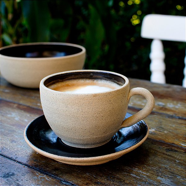 XÍCARA E PIRES LUAR - CERÂMICA MARFIM - COR PRETO ÔNIX