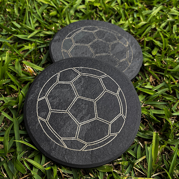 ESPECIAL COPA | PORTA COPOS REDONDO FORMATO BOLA FUTEBOL - ARDÓSIA - COR GRAFITE - KIT COM 4 UNIDADES