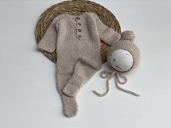 Conjunto Macacão Mohair Touca Pompom Bege Claro
