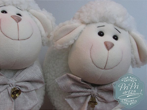 Ovelhinha ou Carneirinho 30 cm