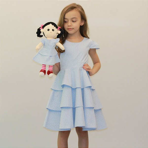 menina com vestido