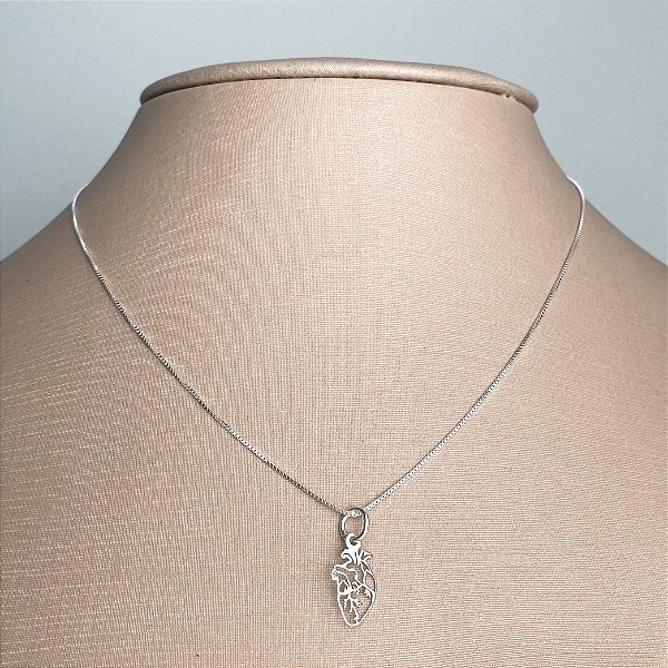 Colar de Prata Coração Humano Floral 45 cm