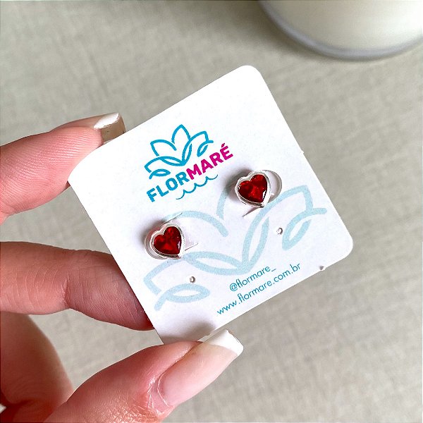 Brinco de Prata Coração Embutido Vermelho 6 mm