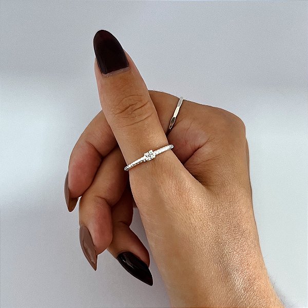 Anel Solitário de Prata com Bolinhas