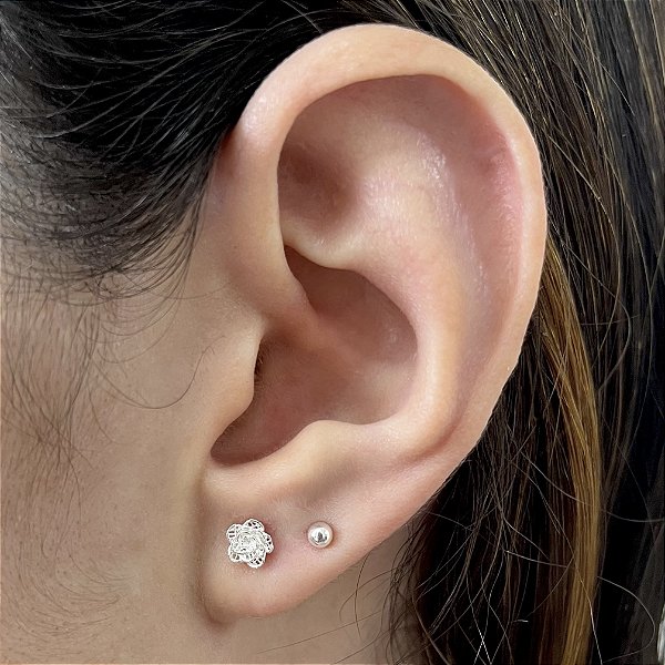 Brinco de Prata Mini Flor Renda Italiana