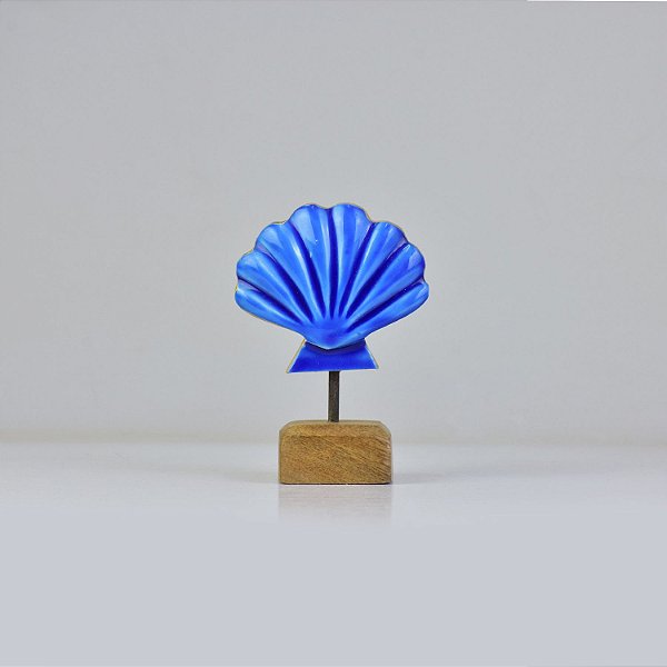 Enfeite Concha Azul no Pedestal em Madeira 13x9x5,5 cm
