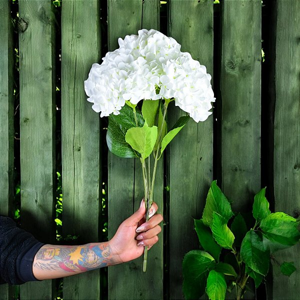 Flor Artificial em Plástico Branco em Plastico