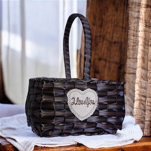Cesta Trançada Marrom Coração em Rattan Artificial
