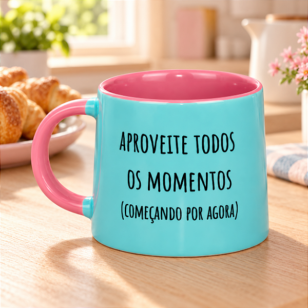 Caneca Cerâmica azul e rosa Feito com amor