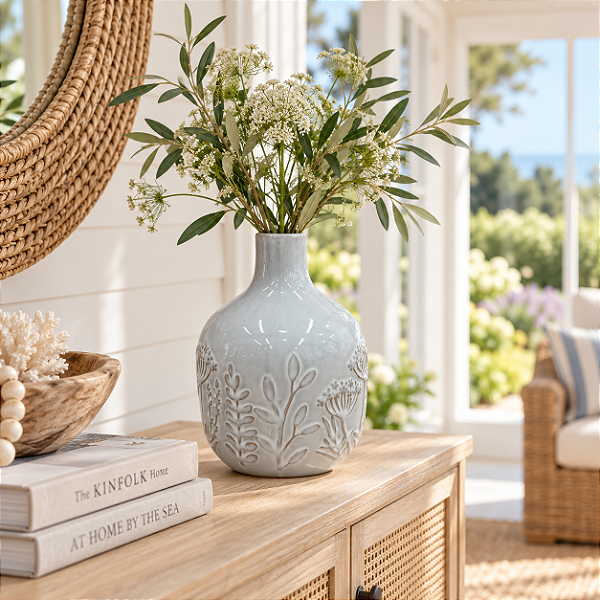 Vaso Decorativo Branco com Relevo Botânico