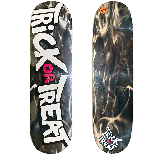 Shape para Skate de Marfim Trick or Treat 8.25 Logo Smoke