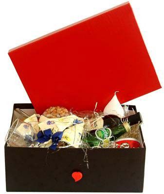 Kit com Vinho Chileno, Chocolates e Aperitivos Finos - Dia dos Namorados