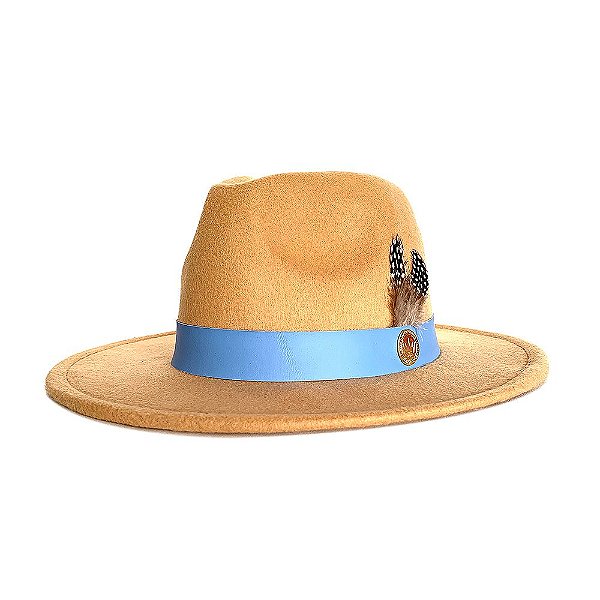 CHAPEU FEDORA BEGE NUDE UNISSEX FAIXA COURO AZUL BEBE E PENA CLASSICA