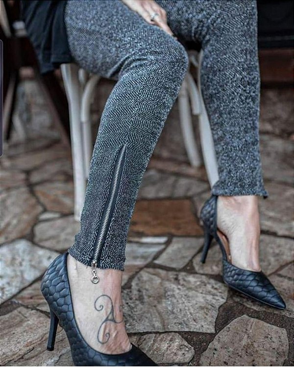 calça preta lurex