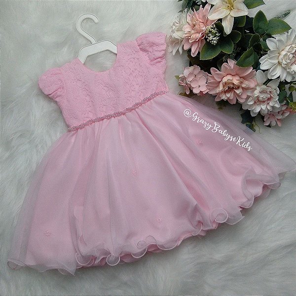 Vestido Bebê Rosa com Renda Cinto de pérolas sintéticas trançada e apliques de florzinhas