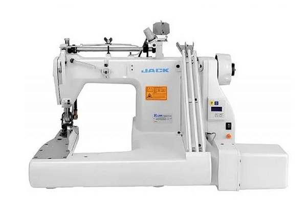 MAQUINA FECHADEIRA DE BRAÇO 3 AGULHAS JACK DIRECT DRIVE PARA JEANS JK-T9280D-73-2PL (1/8") - 220 V + KIT PREMIUM E CADEIRA ESPECIAL PARA COSTUREIRA