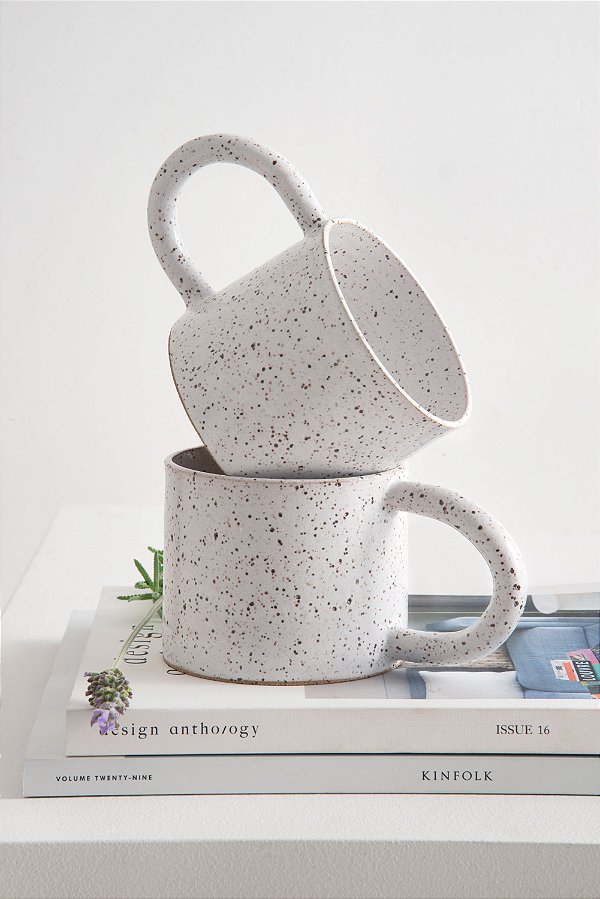 caneca de cerâmica olíe