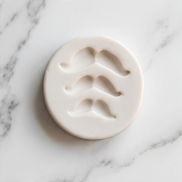 Molde De Silicone - 1753 - Bigodes - 1 unidade - Mazulli - Rizzo Confeitaria