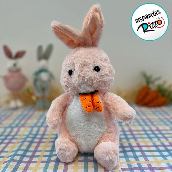 Coelho de Pelúcia Rosa com Gravata de Cenoura - 25cm - 1 unidade - Rizzo
