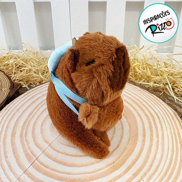 Chaveiro de Pelúcia - Capivara com Mochila Azul - 13cm - 1 unidade - Rizzo