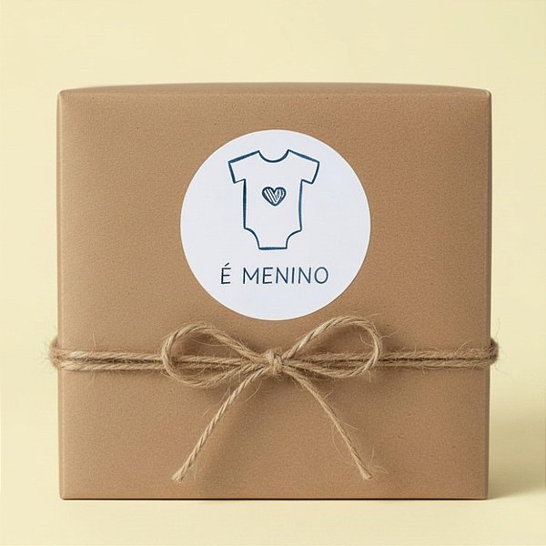 Adesivo "É Menino" - Ref.2304 - Hot Stamping - 4x4cm - 25 unidades - Stickr - Rizzo