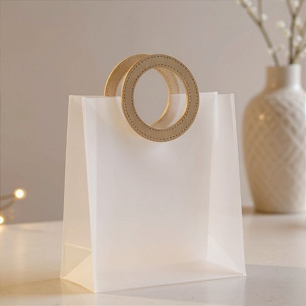 Sacola Transparente Fosca PVC com Alça Redonda de Couro Dourado - 23x20x10cm  - 10 unidades - Rizzo