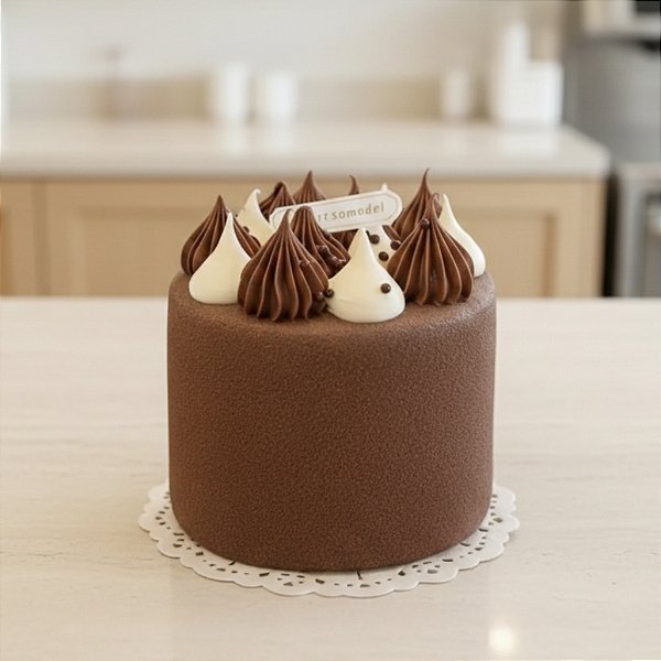 Bolo Fake com Cobertura de Chocolate e Chantilly - 10cm - 1 unidade - Rizzo