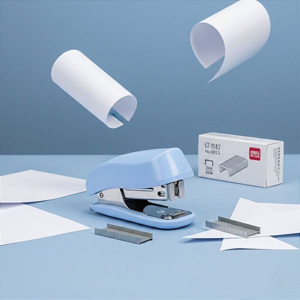 Mini Grampeador com Extrator de Grampos - Suporta até 12 Folhas - Azul - 6x4cm - 1 unidade - Deli - Rizzo