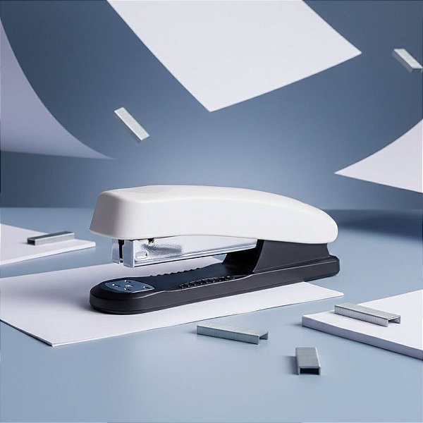 Grampeador Full Size - Suporta até 25 Folhas - Base 15,8cm - Branco - 1 unidade - Deli - Rizzo