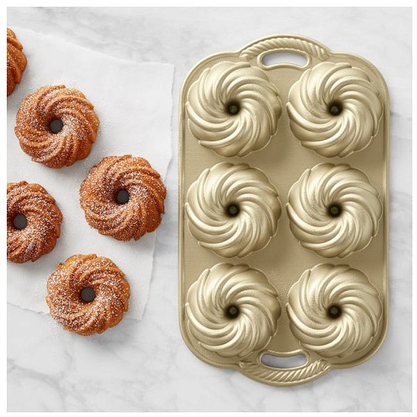 Forma em Aluminio Fundido Swirl Baking Nordic Ware Rizzo Confeitaria