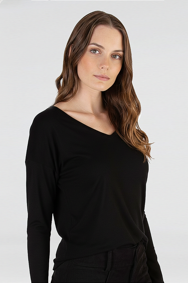 BLUSA RENATA ESSENTIAL PRETO