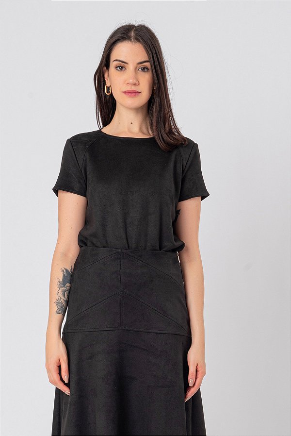 BLUSA MANGA CURTA DETALHE MATELASSE SUEDE PRETO LARISSA