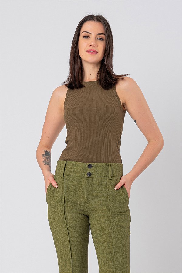 REGATA DECOTE CARECA CANELADA VERDE ELOÁ