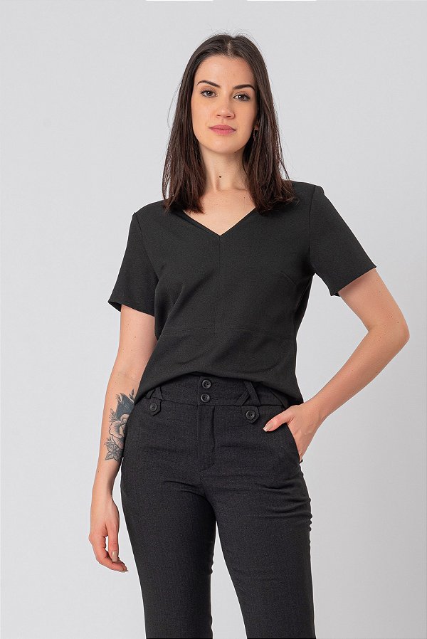 BLUSA CREPE MANGA CURTA DECOTE V PRETO JADE