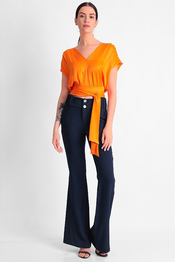 CALÇA FLARE CREPE MARINHO EMILY