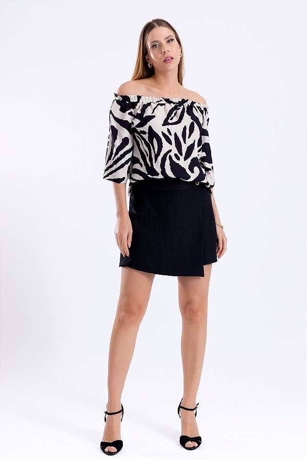 SHORT SAIA RUSTIC CREPE PRETO ELIANA