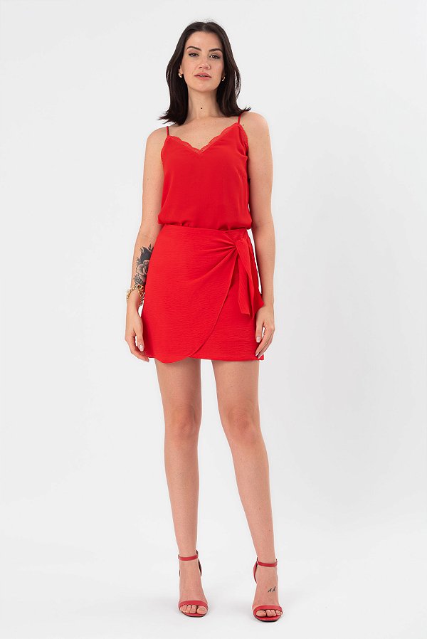 SAIA CURTA CREPE VERMELHO CAMÉLIA