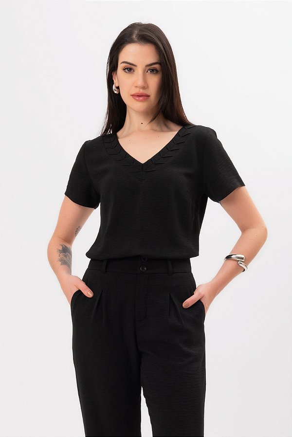 BLUSA CREPE DECOTE V PRETO JOLIE