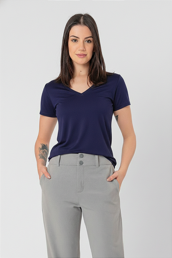 T-SHIRT DECOTE V ACINTURADA AZUL MARINHO