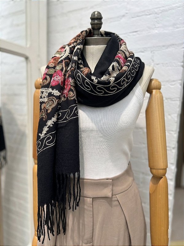 LENÇO ESTAMPA FLORAL PRETO