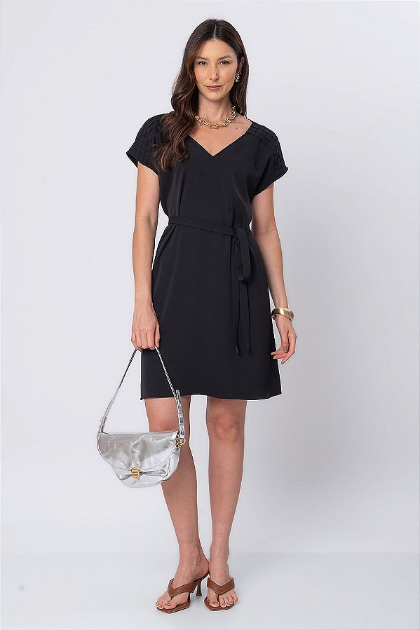 VESTIDO DECOTE V CURTO LÚCIA PRETO