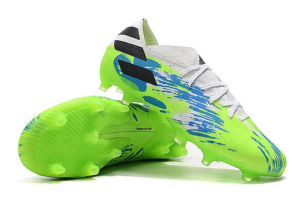 chuteira da adidas verde fluorescente