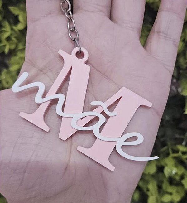 Chaveiro com letra M e palavra Mãe