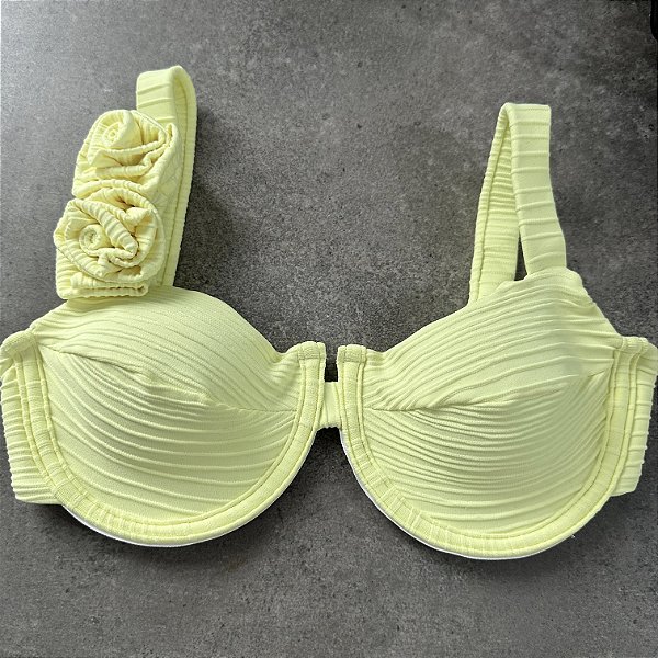 Meia Taça com Bojo Maleável, Aro e flores alça 093 tecido sunshine amarelo (CALCINHA NÃO INCLUSO)