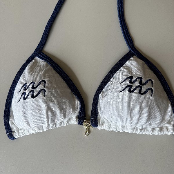Cortininha 018 com bojo removível off white e detalhes marinho com bordado signo Aquário