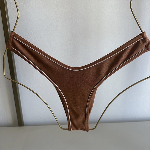 Calcinha Asa Delta Fio 012 Glow marrom com friso off ( BOJO NÃO INCLUSO)