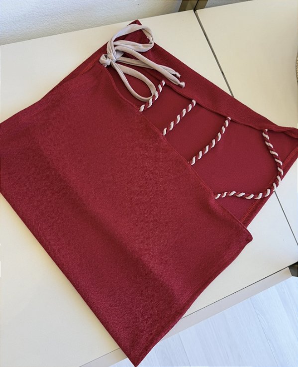 Saia Ilhabela vermelho com fenda lateral e alcinhas torcidas( valor somente da saia )